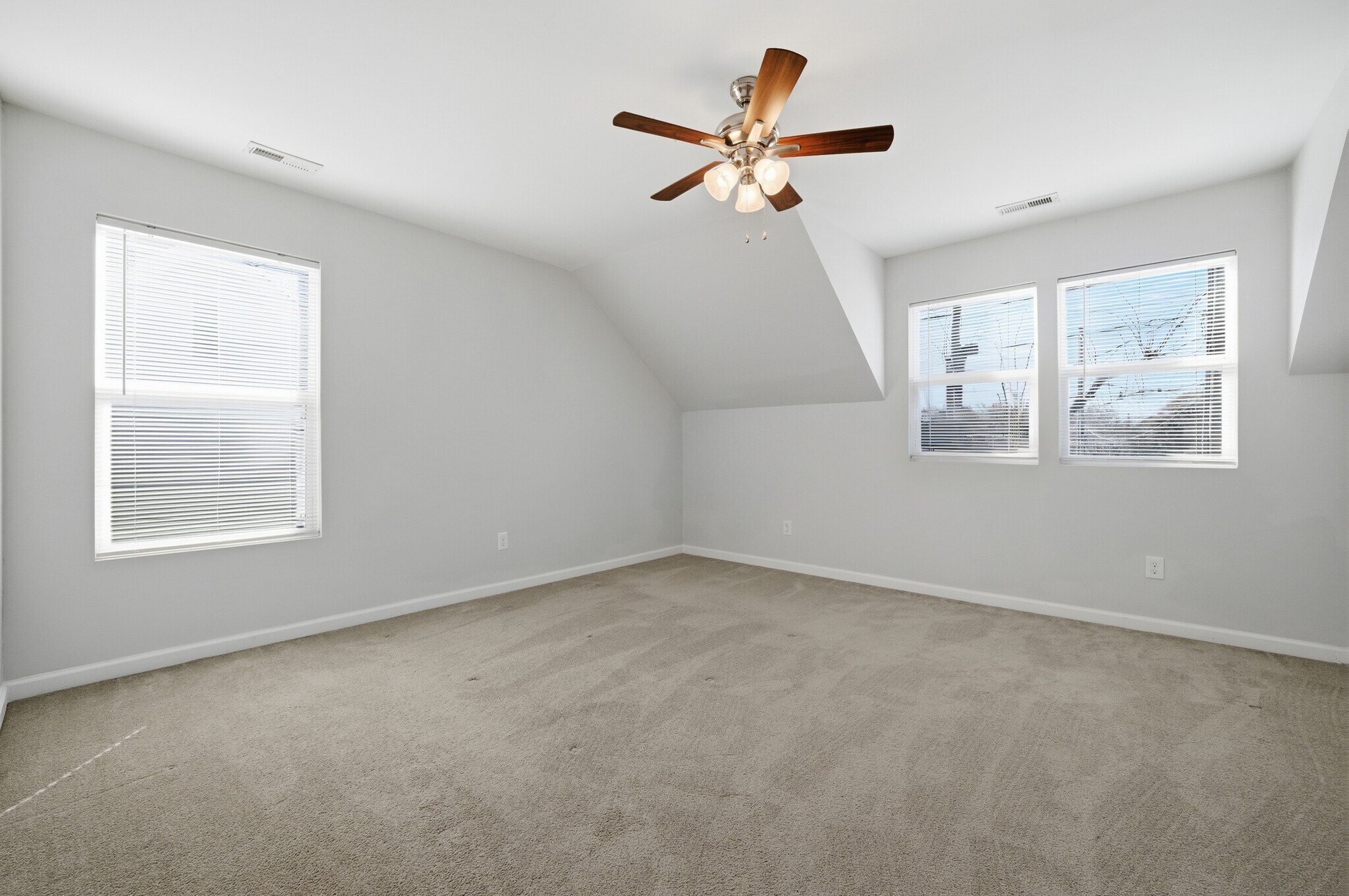 Building Photo - 16 Bagley St