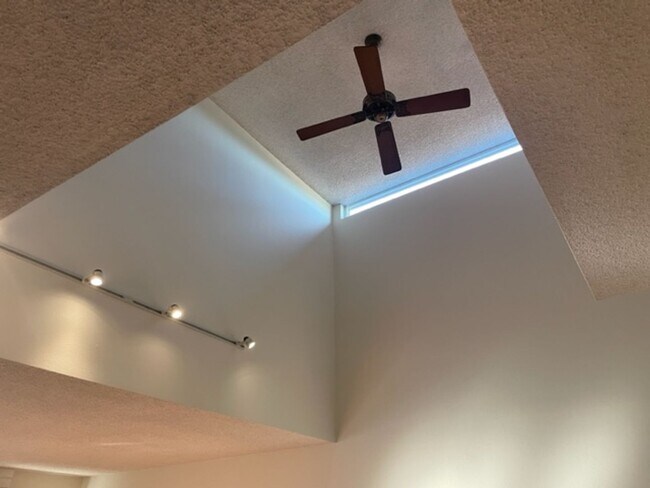 Building Photo - **Coming Soon** Modern Irvine Townhome in ...