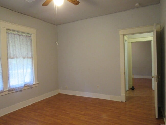 Building Photo - 405 E Main St