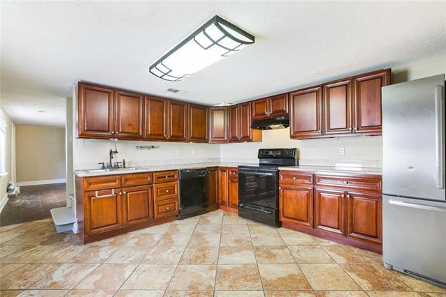 Primary Photo - 911 Navarre Ave