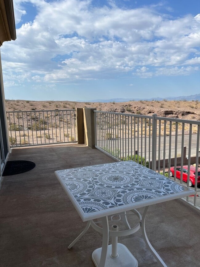 Building Photo - WINTER VACATION RENTAL - 3 Bedroom/3 Bath Condo