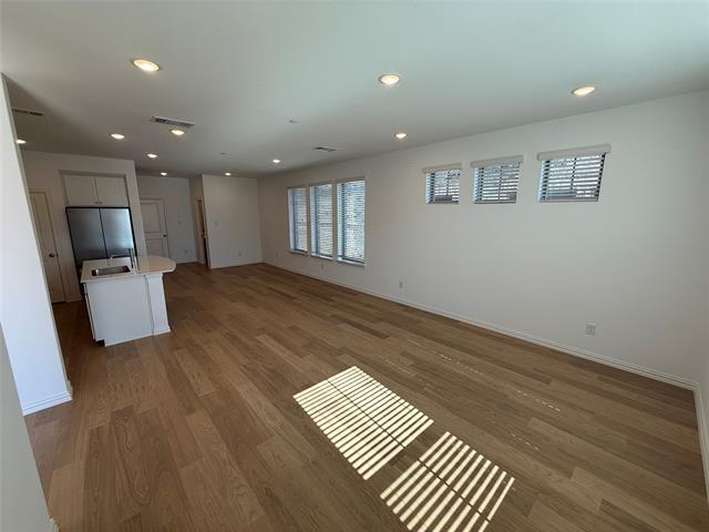 Building Photo - 724 4th St