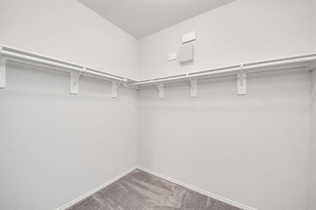 Building Photo - 2214 Welborn Dr
