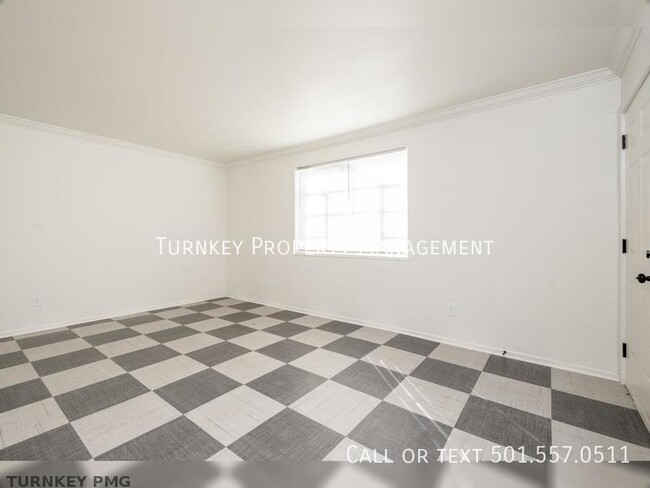 Building Photo - First Month's Rent Free! Updated 1 Bedroom...