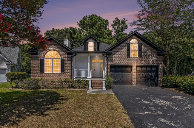 Building Photo - 1854 Oleander Ct