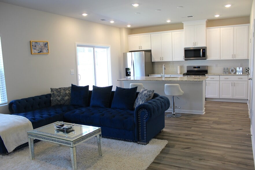 Building Photo - 1145 Harland St