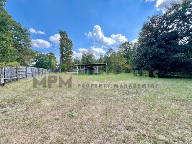 Building Photo - 373 McLee Rd