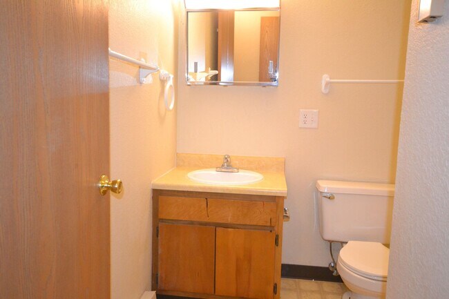 Building Photo - Marshfield Apartments