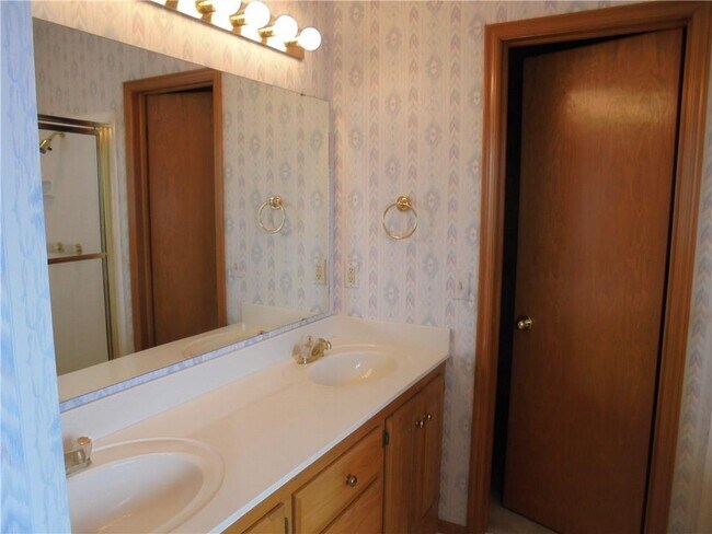 Building Photo - 1206 Windsor Pl