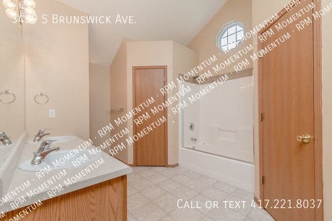 Building Photo - 3439 S Brunswick Ave