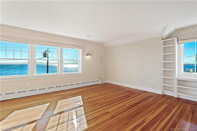 Building Photo - 23 Soundview Dr