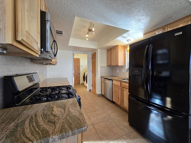 Building Photo - 2300 Calle Brocha