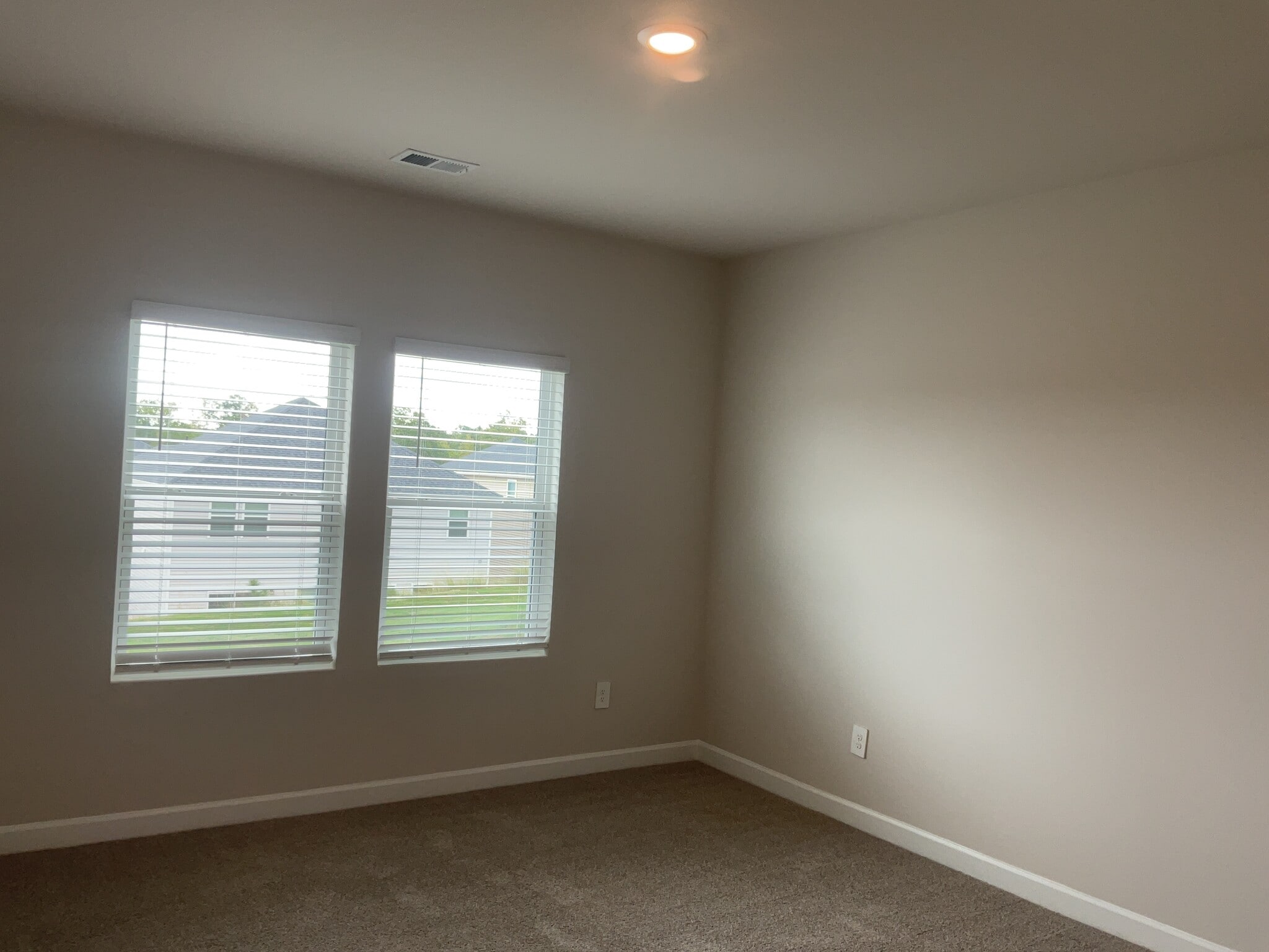 Building Photo - 802 Treeline Rd