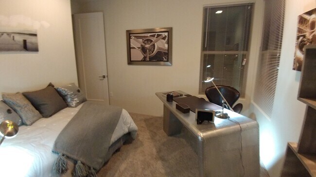 Bedroom 3 Twin/Office - 5928 Mafraq Ave NW