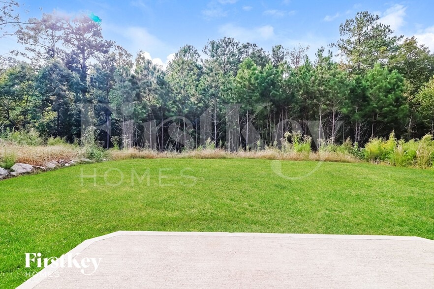 Building Photo - 415 Shady Glen