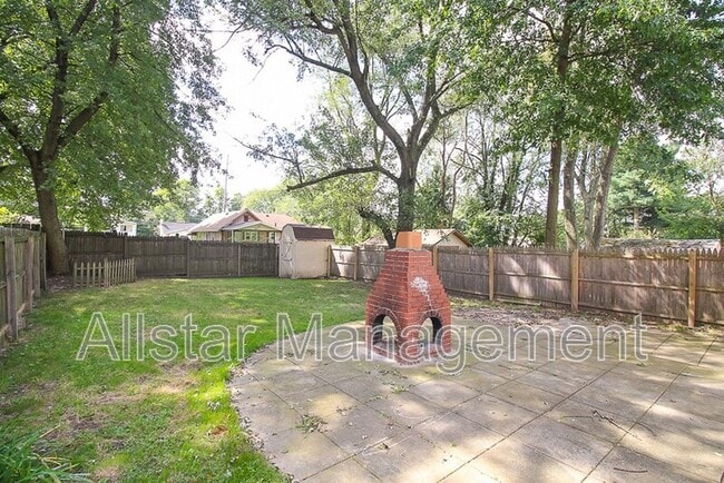 Building Photo - 736 Bettes Ave