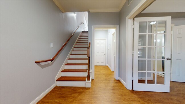 Building Photo - 328 Malone St
