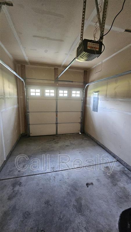 Building Photo - 3127 E 18th Ave