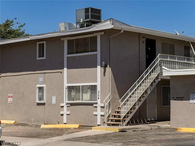 Primary Photo - 304 Orland St