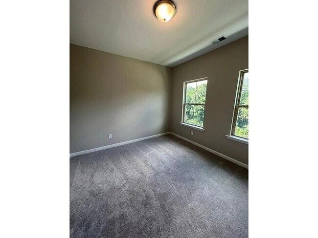 Building Photo - 735 Brecklin Ln