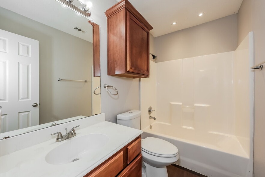 Building Photo - 3222 Eagle Ln