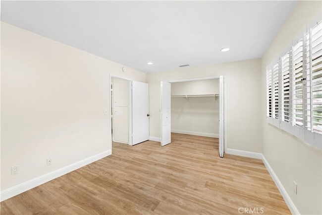 Building Photo - 7 Blue Lagoon