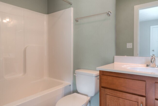 Building Photo - Uptown Village- 3 BR 3.5 Bath Townhome