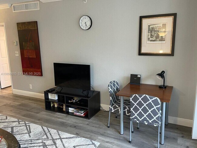 Building Photo - 2501 S Ocean Dr