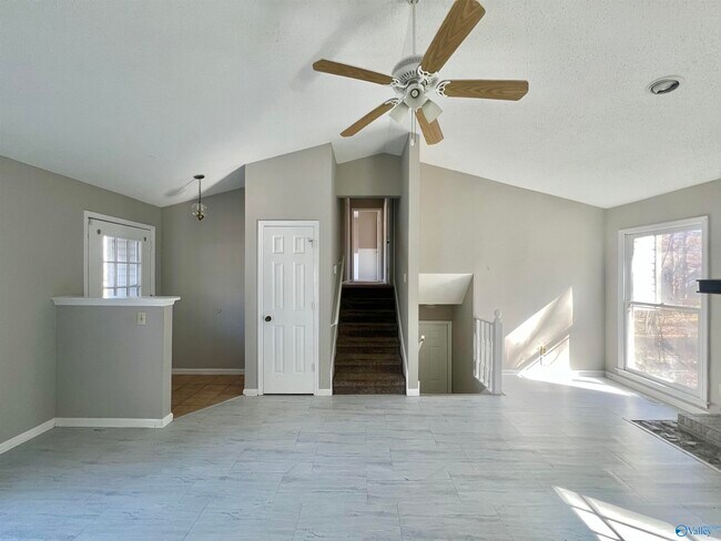 Building Photo - 704 Captiva Ct SE