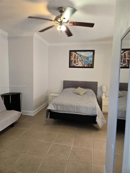 Building Photo - 5712 Hollywood Blvd