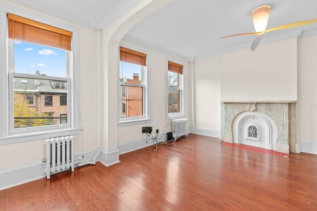 Building Photo - 34 Erie St