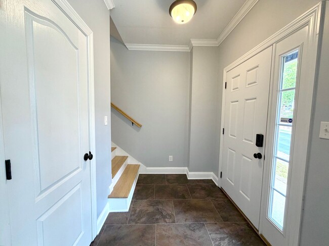 Building Photo - 90 Promontory Ln