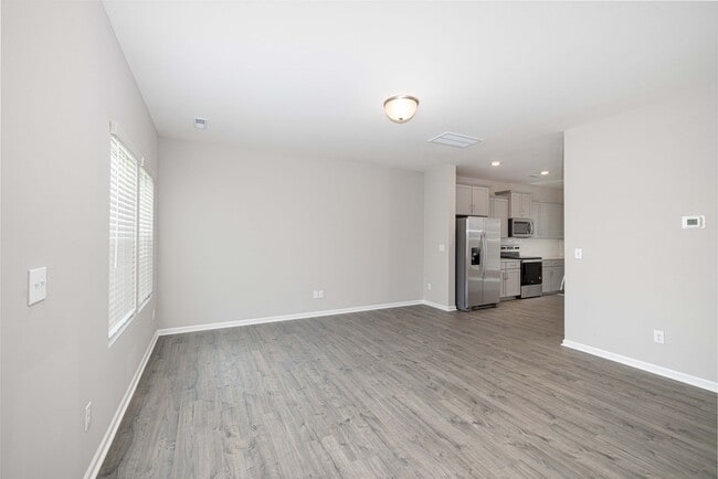 Building Photo - BEAUTIFUL 3BD/2.5BTH Townhome - MALLARD CREEK - MOVE IN SPECIAL