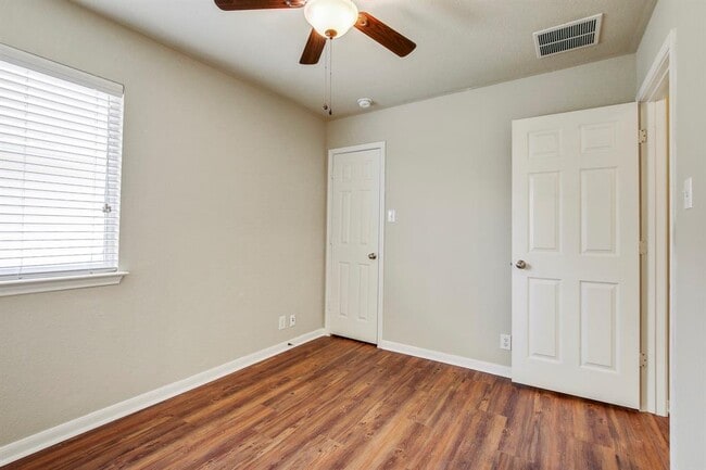Building Photo - 507 Teron Dr