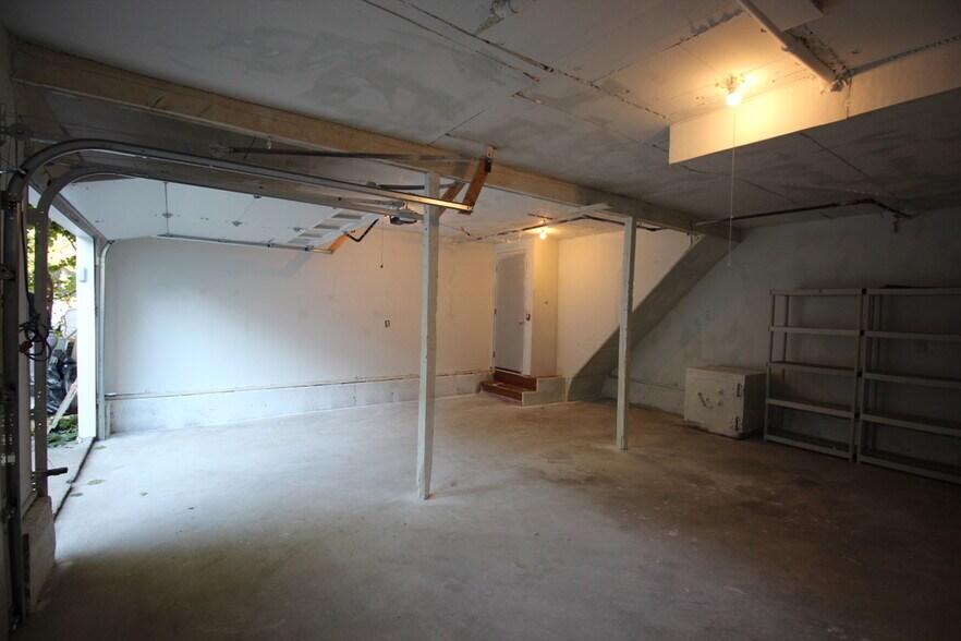 Building Photo - 321 Central Ave
