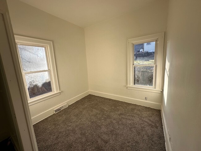 Building Photo - $1100 - 2 Bed 1 Bath Home in Sioux City