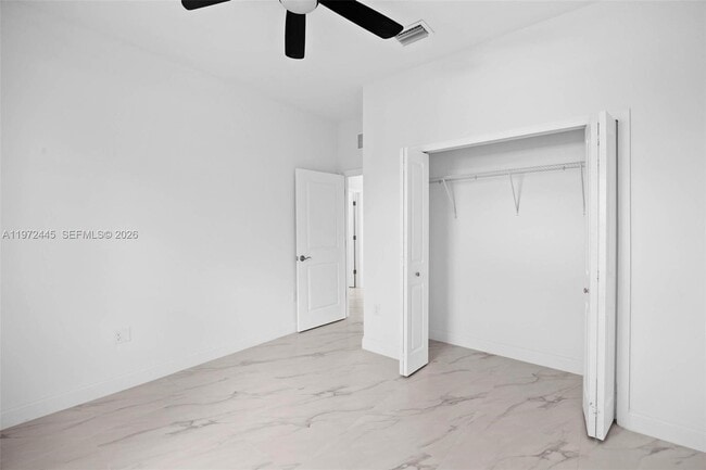 Building Photo - 1923 Sunniland Blvd