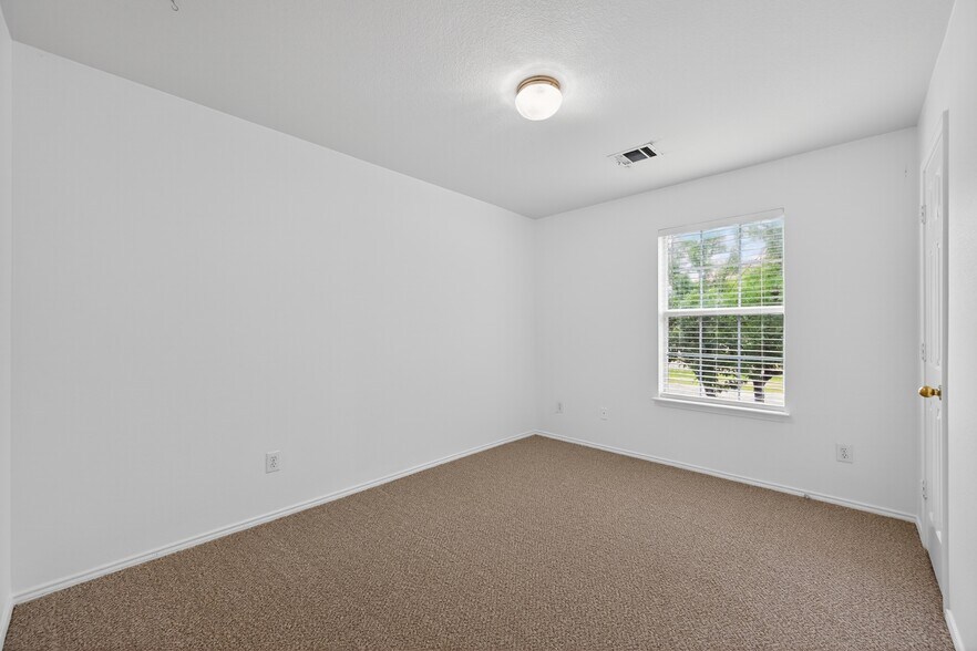 Building Photo - 2125 Elm Falls Pl