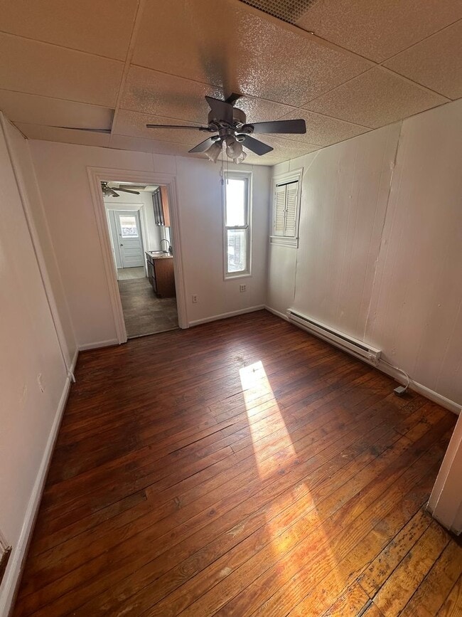 Building Photo - 728 Glen Pl