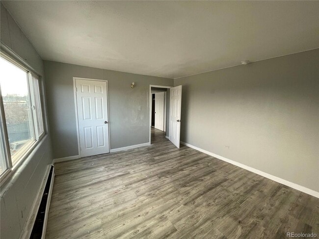 Building Photo - 1590 Clinton St