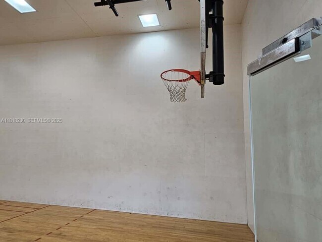 Building Photo - 207 Villa Cir