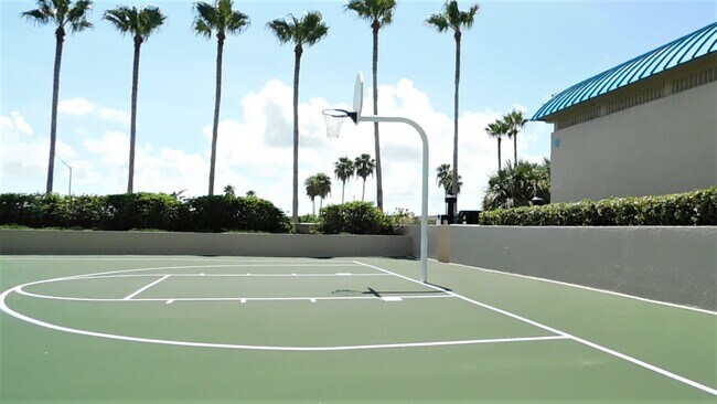 Building Photo - 1540 Gulf Blvd