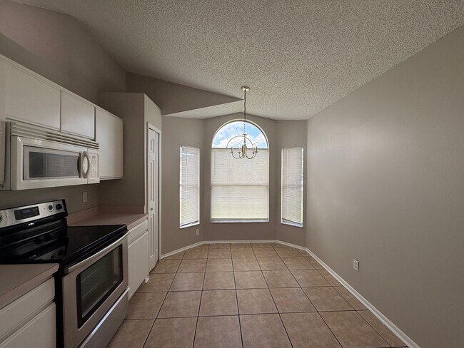 Building Photo - 178 Dahlia Village Cir