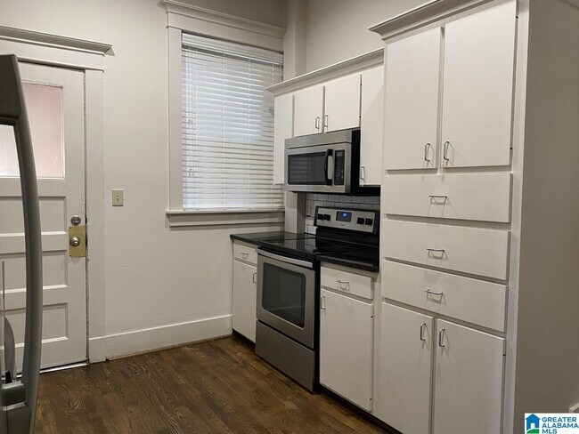 Building Photo - 1300 20th St S