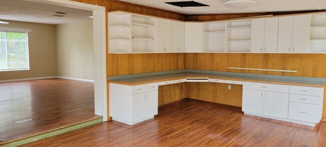 Building Photo - 4/2 (Madison Park) Nice home in quiet neighborhood