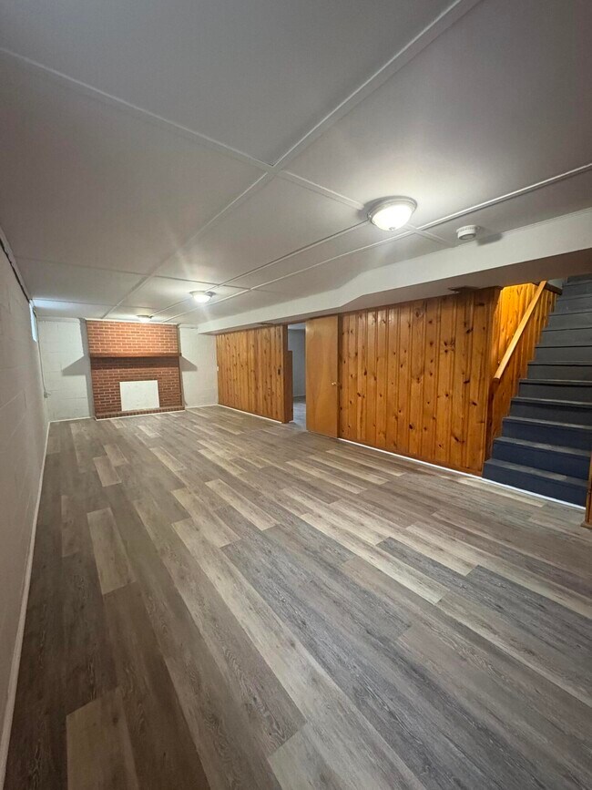 Building Photo - 1117 Meridian Dr