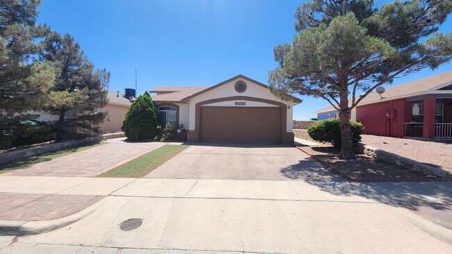 Primary Photo - 12512 Sombra Grande Dr