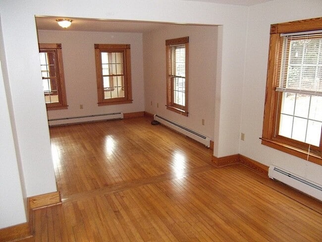 Building Photo - 170 Kemp St
