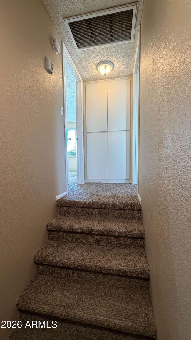 Building Photo - 2423 E Maryland Dr