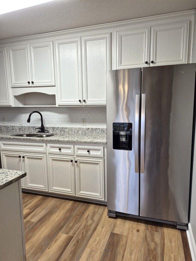 Building Photo - 3931 Lillian Guest Cir